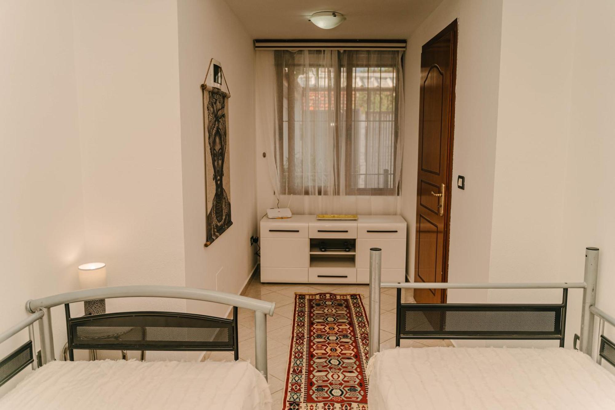 Peaceful Villa In New Bazaar Тирана Экстерьер фото